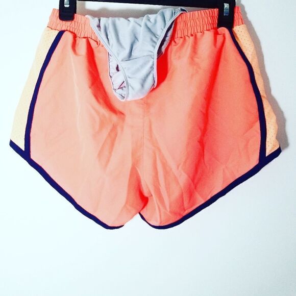 Under Armour  - Picture 2 of 3